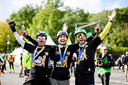 BMW BERLIN-MARATHON Inline Skating: Happy at the finish line of the BMW BERLIN-MARATHON Inlineskating 2024 @ SCC EVENTS/Marvn Güngor