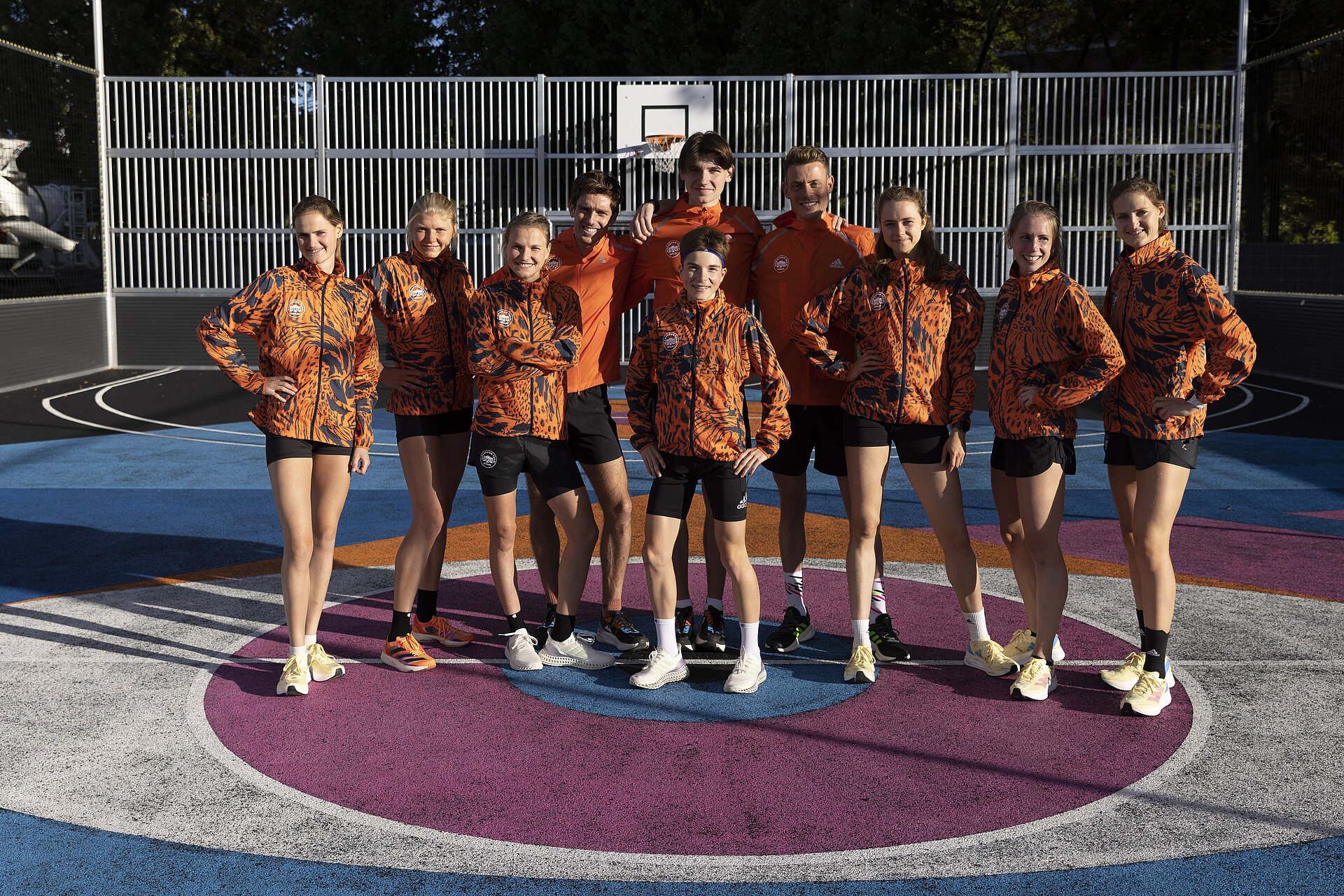 Die Läufer:innen des Marathon Team Berlin.  Das Marathon Team Berlin setzt sich aus Top-Läufer:innen zusammen, die sich als Trainings- sowie Wettkampfmannschaft untereinander fördert. © SCC EVENTS