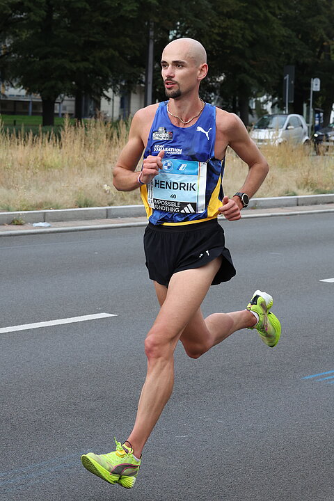 Hendrik Pfeiffer ran 2:08:48 at the BMW BERLIN-MARATHON 2023 © SCC EVENTS / Victah Sailor